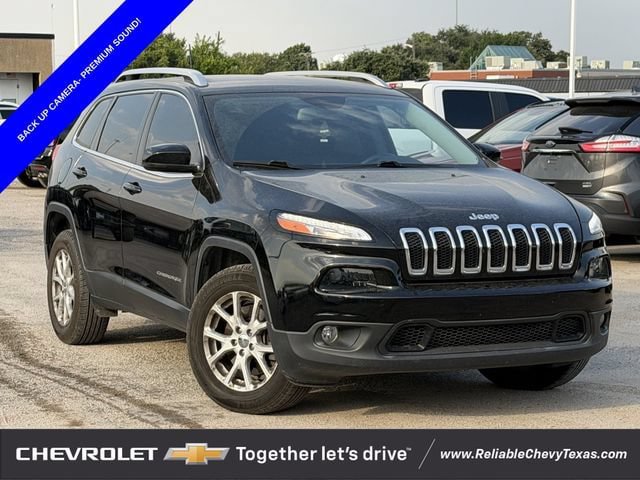 Used 2017 Jeep Cherokee Latitude w/ Safety/Convenience Group AWD/4WD image 2