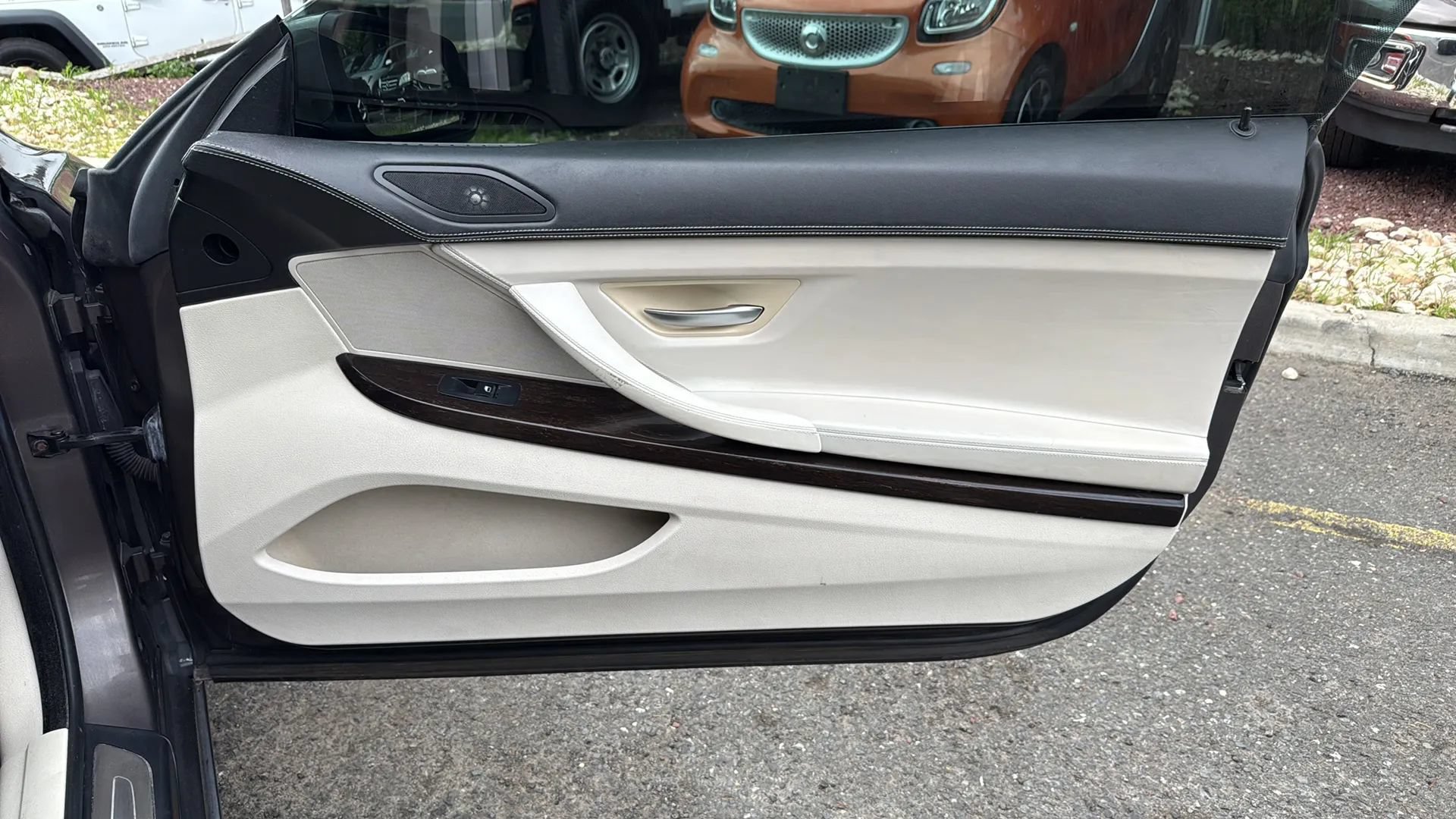 Used 2012 BMW 650i Convertible RWD image 11