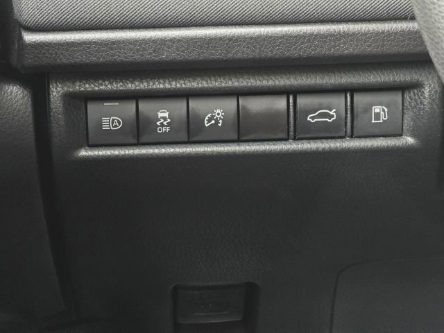 Used 2025 Toyota Camry LE image 18