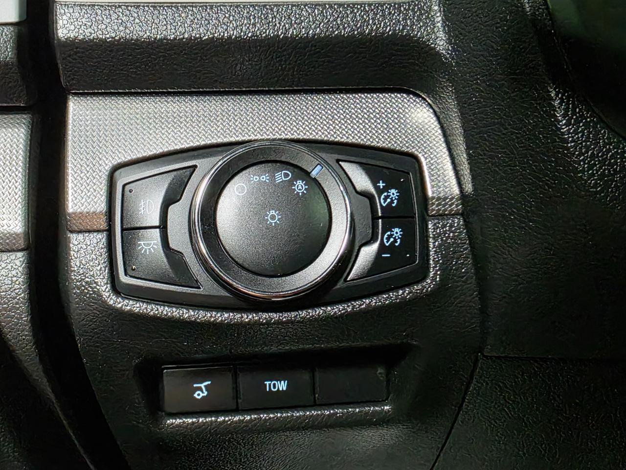 Used 2015 Ford Explorer Sport w/ Equipment Group 401A AWD/4WD image 40