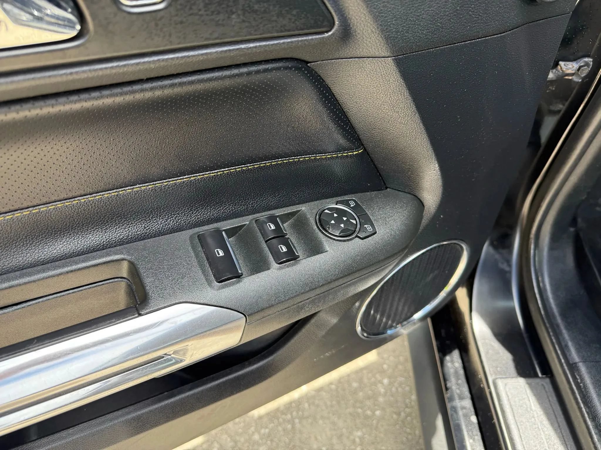 Used 2016 Ford Mustang GT Premium w/ Black Accent Package RWD image 14