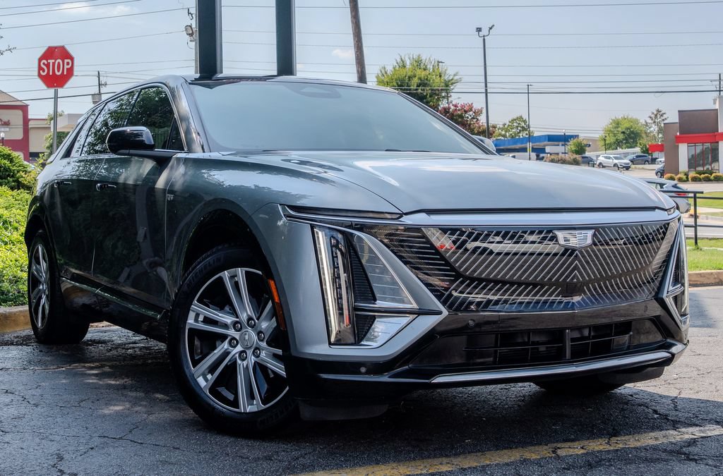 Used 2024 Cadillac Lyriq Tech RWD image 3