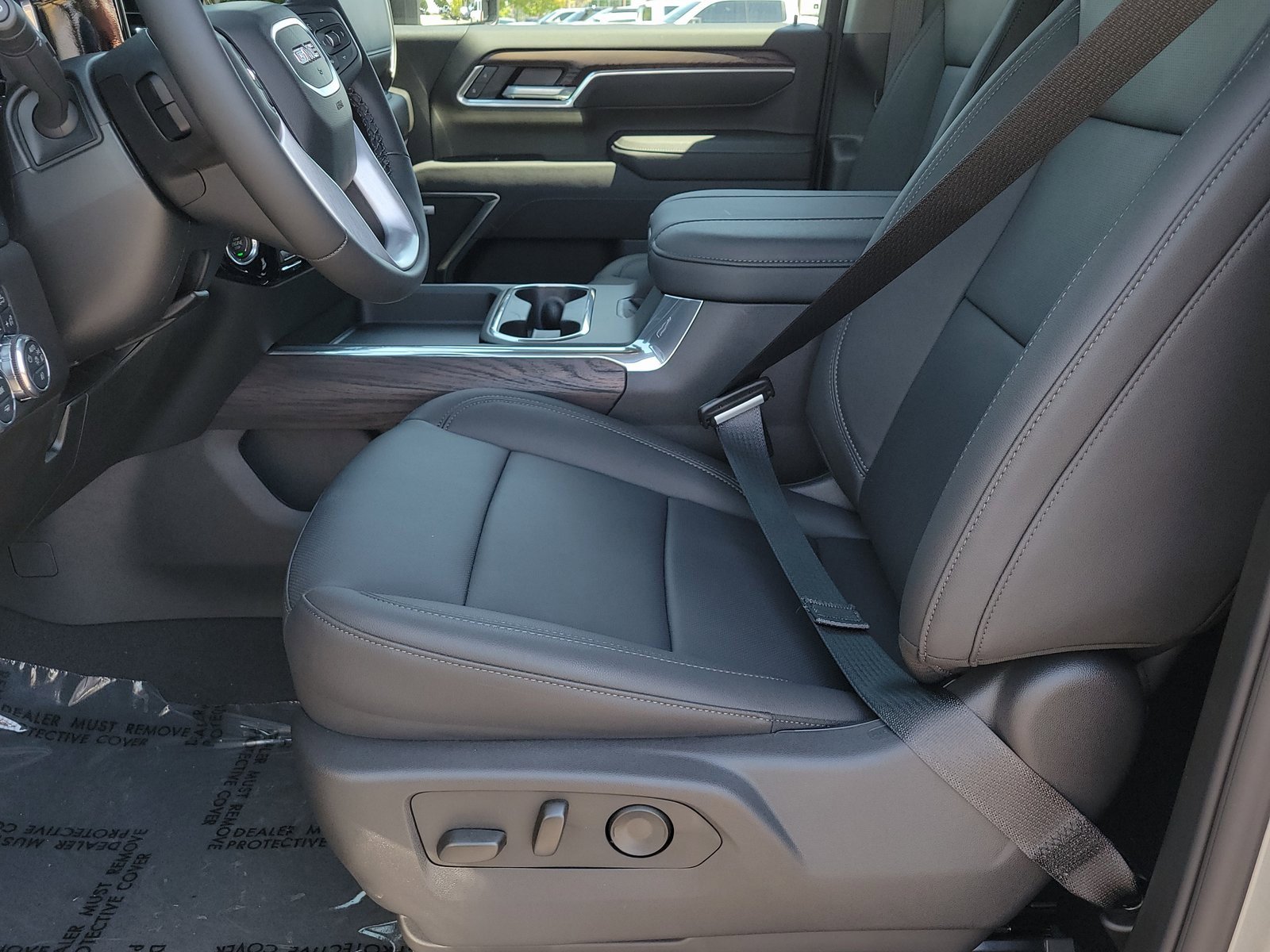 New 2025 GMC Sierra 2500 SLT w/ SLT Premium Package image 6