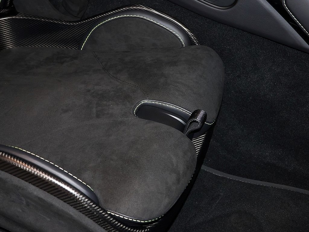 Used 2023 Aston Martin V12 Vantage RWD image 64