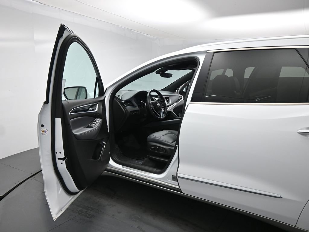 Used 2024 Buick Enclave Premium image 9