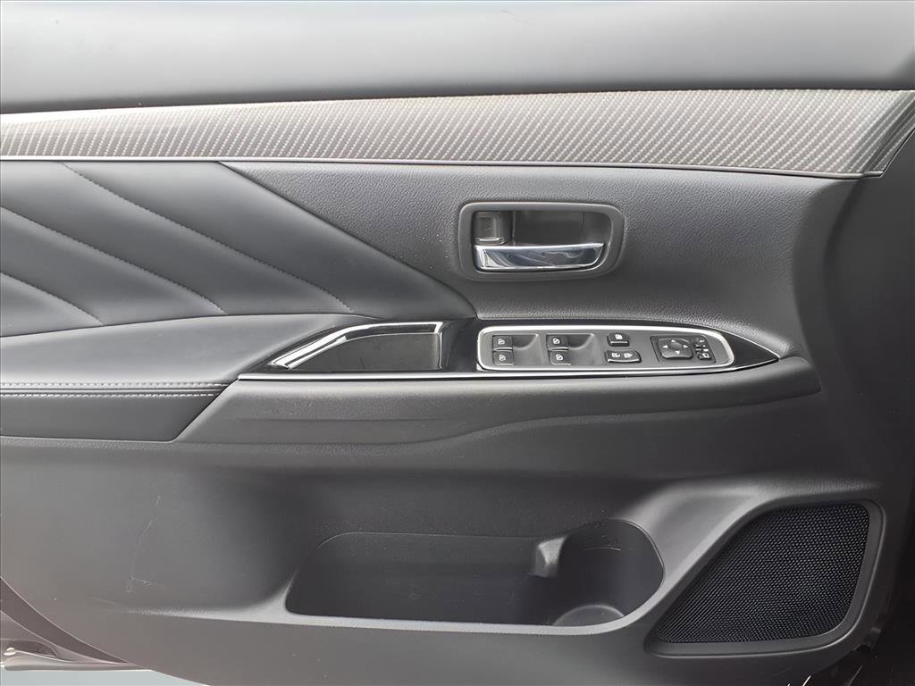 Used 2020 Mitsubishi Outlander SEL image 18