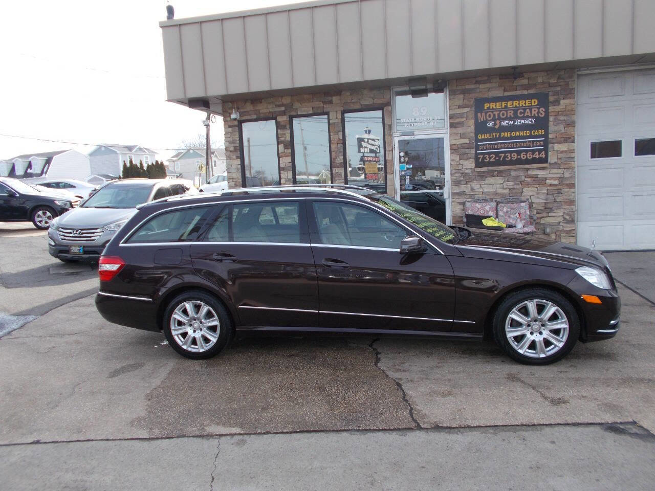 Used 2013 Mercedes-Benz E 350 4MATIC Wagon image 2