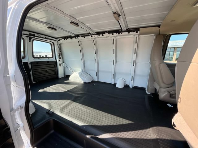 New 2026 GMC Savana 2500 w/ Driver Convenience Package RWD image 22