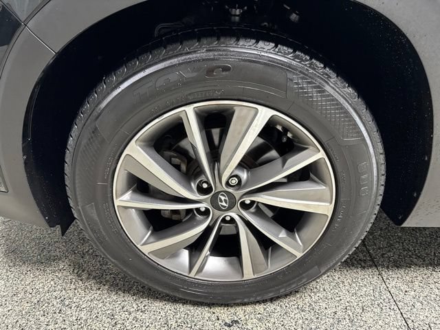Used 2020 Hyundai Santa Fe Limited AWD/4WD image 4