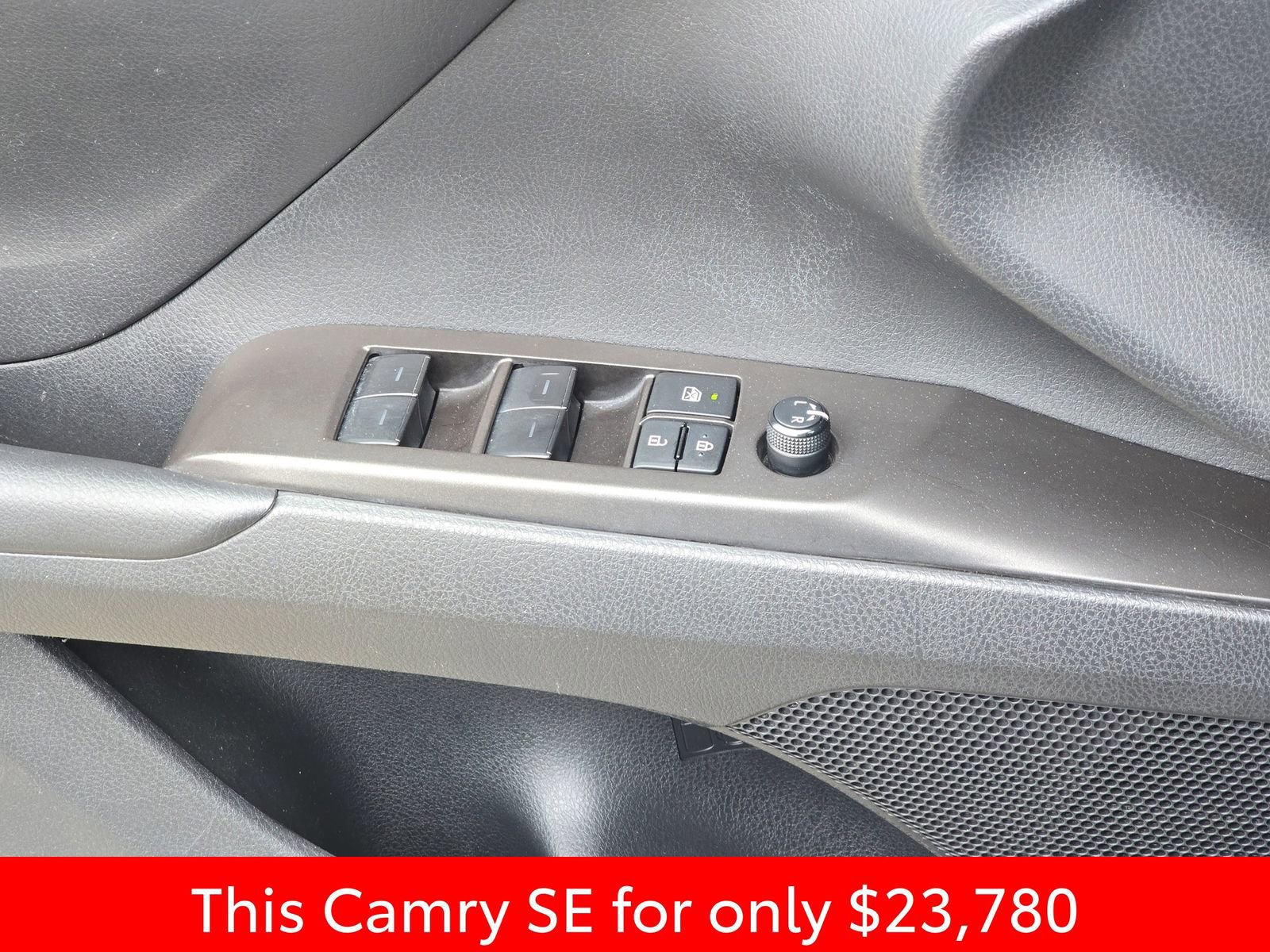 Used 2024 Toyota Camry SE image 33