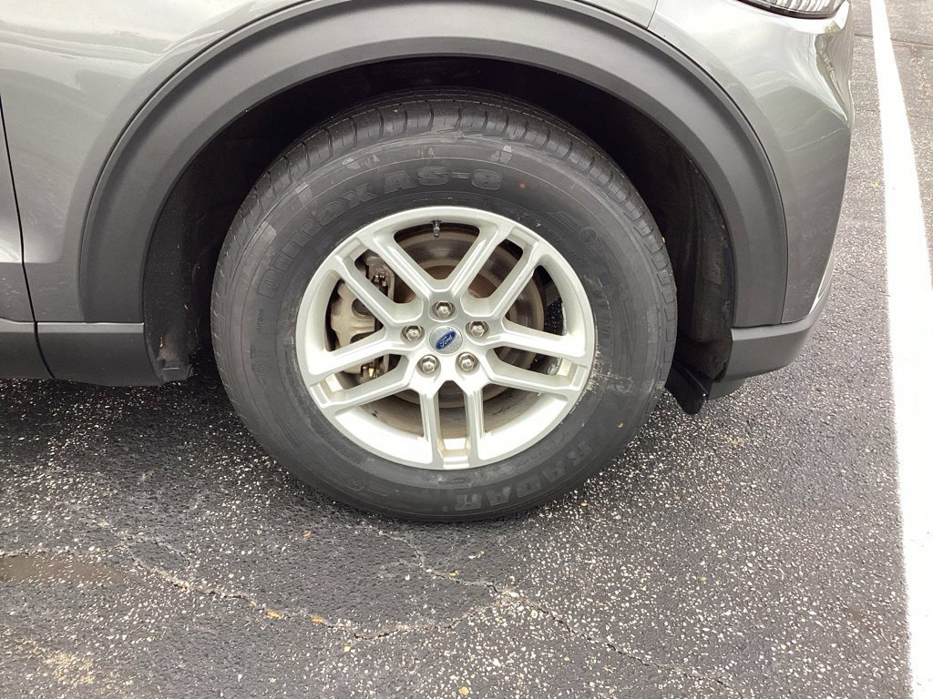 Used 2025 Ford Explorer Active RWD image 8