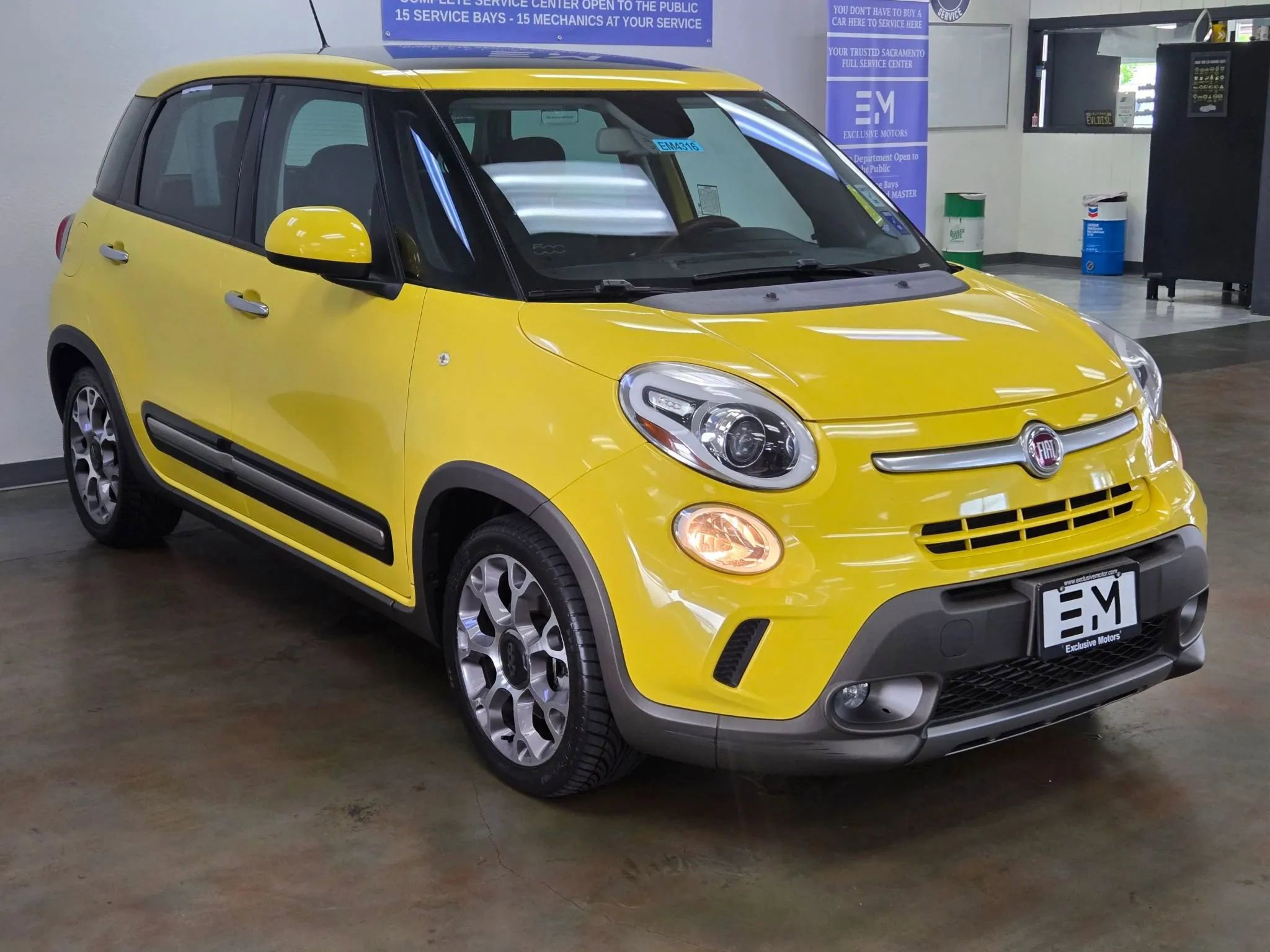 Used 2014 FIAT 500L Trekking w/ Popular Equipment Group image 4
