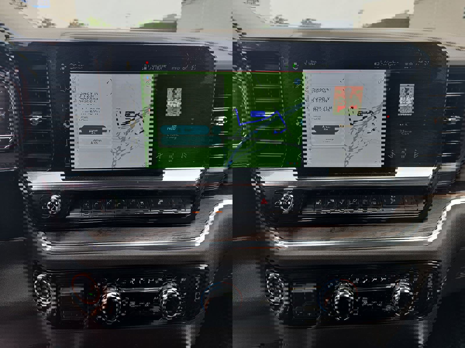 Used 2025 GMC Sierra 1500 SLT w/ SLT Premium Plus Package image 24