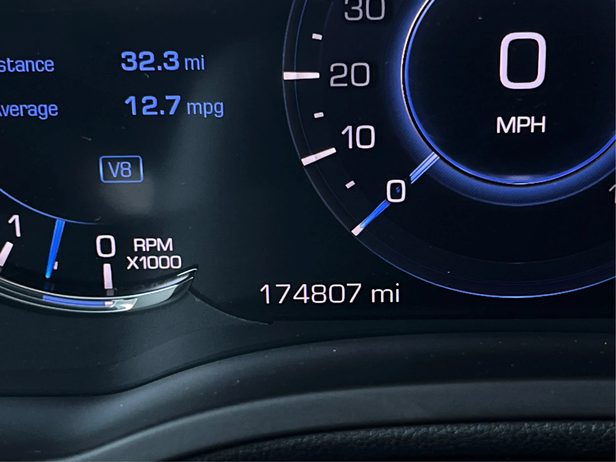 Used 2018 Cadillac Escalade Luxury AWD/4WD image 18
