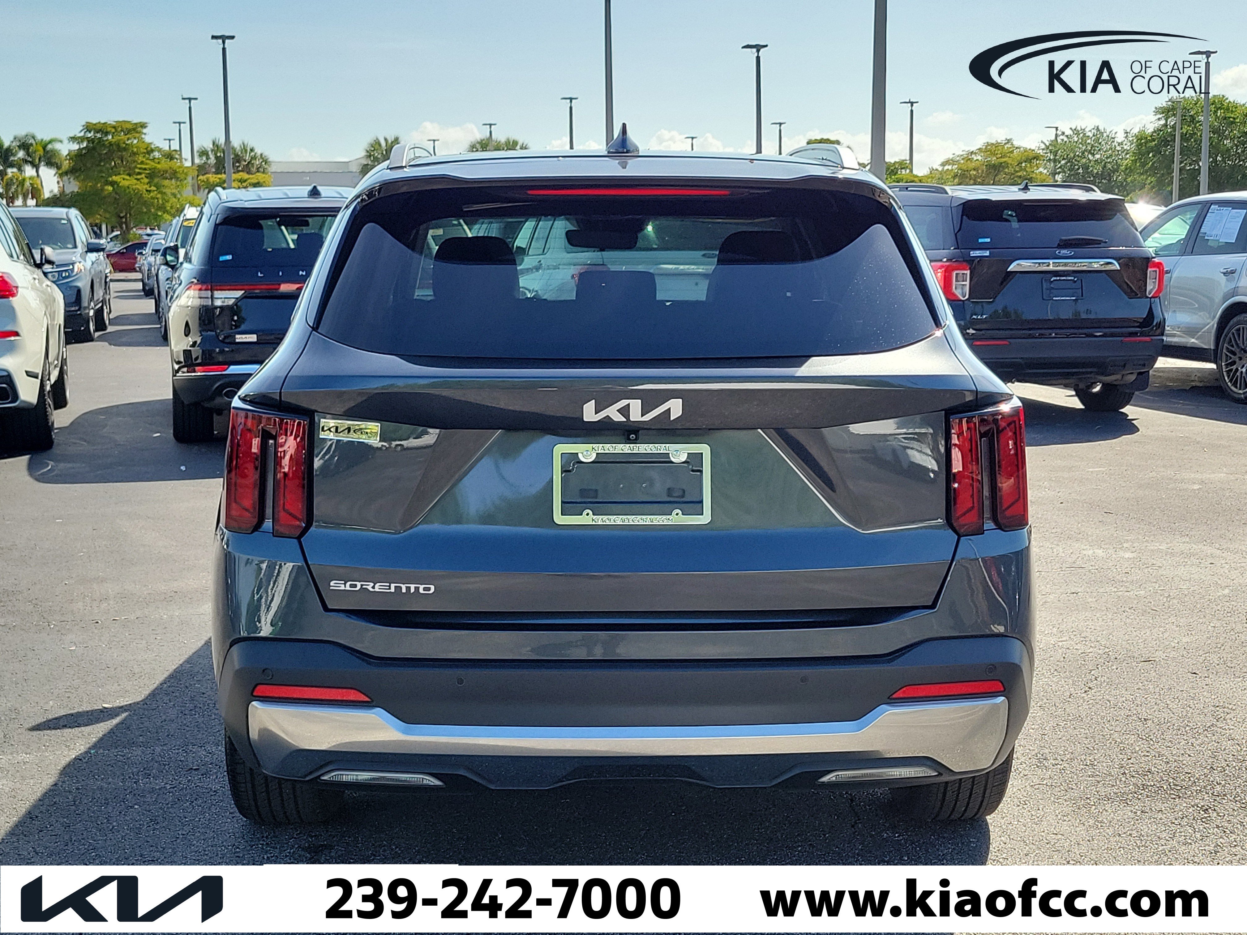Certified 2024 Kia Sorento S w/ Panoramic Sunroof Package image 5