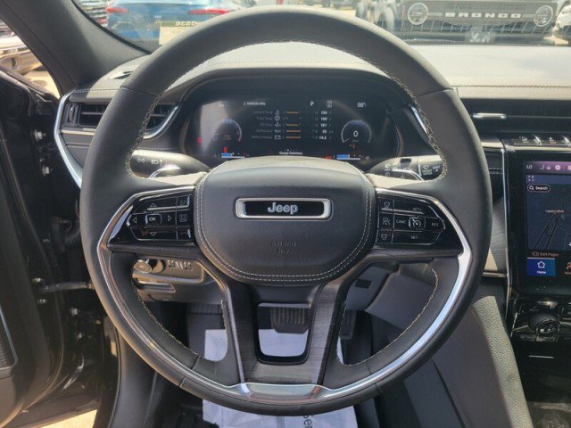 Used 2023 Jeep Grand Cherokee L Overland w/ Rear Seat Video Group I AWD/4WD image 18