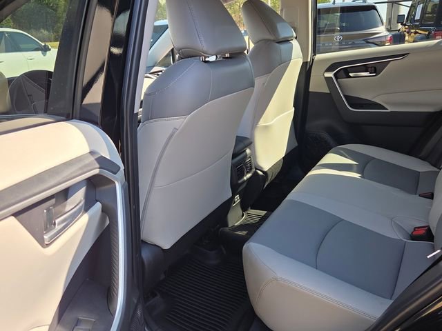 Used 2023 Toyota RAV4 XLE Premium image 7