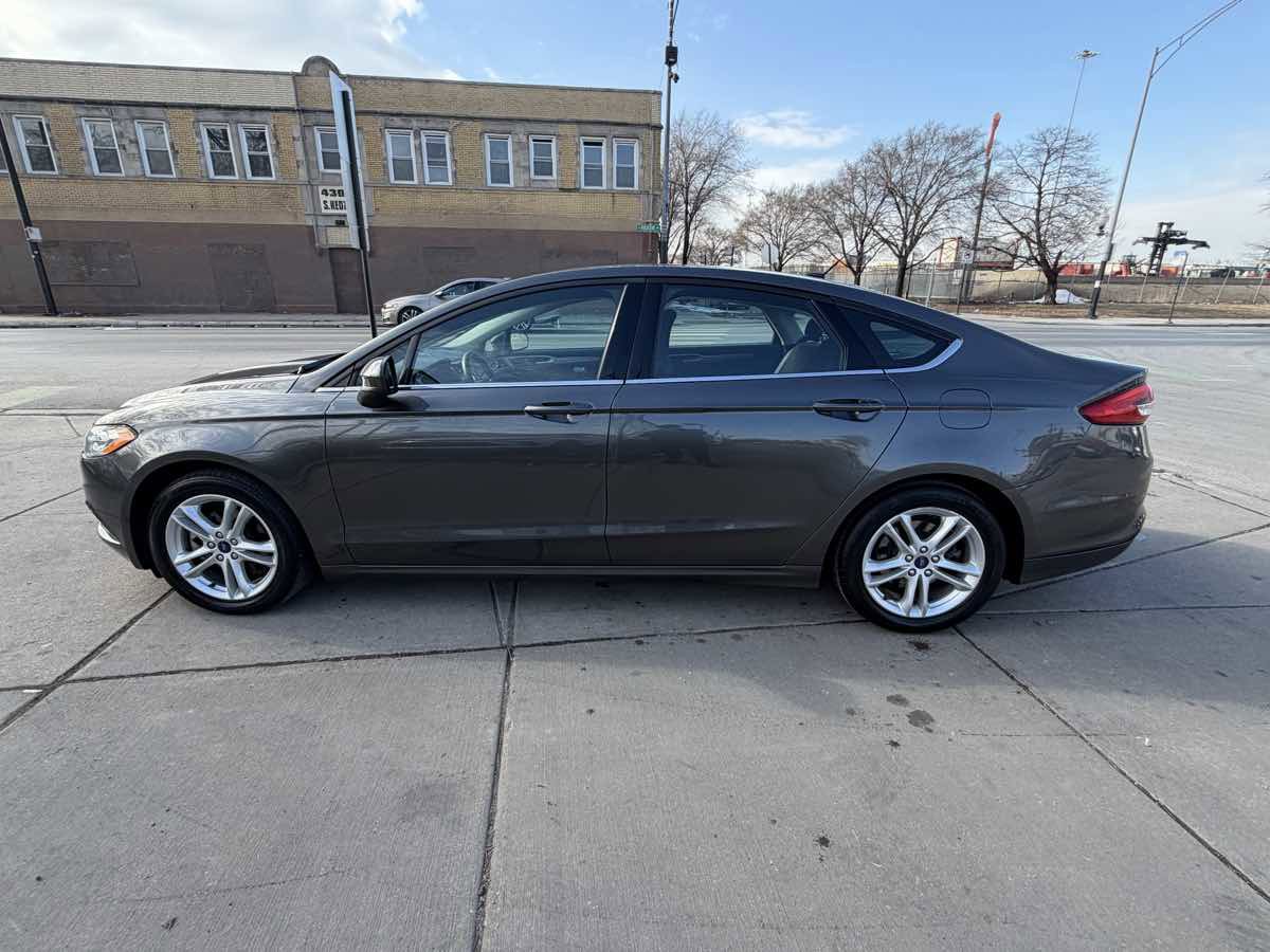 Used 2018 Ford Fusion SE w/ Fusion SE Technology Package image 8