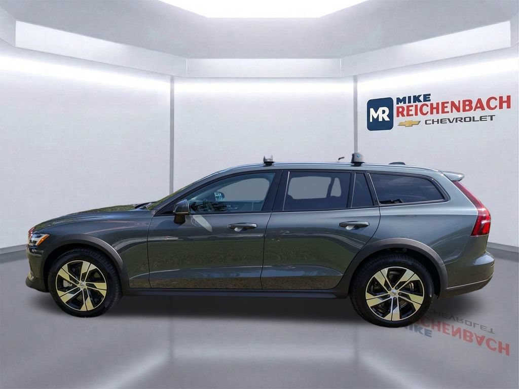 Used 2026 Volvo V60 B5 Cross Country Plus w/ Protection Package Premier AWD/4WD image 7