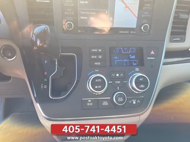 Used 2019 Toyota Sienna XLE w/ XLE Navigation Package FWD image 19