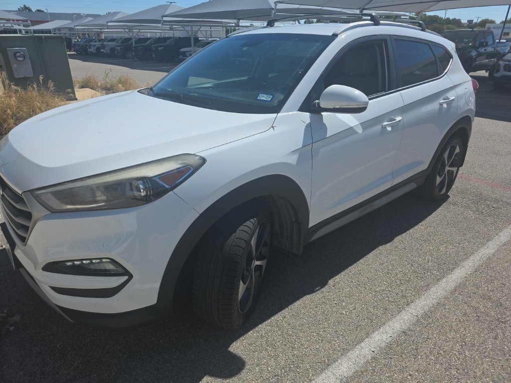 Used 2017 Hyundai Tucson Sport FWD image 1