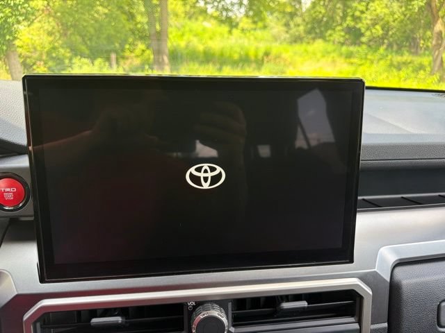 Used 2025 Toyota 4Runner TRD Off-Road Premium AWD/4WD image 12