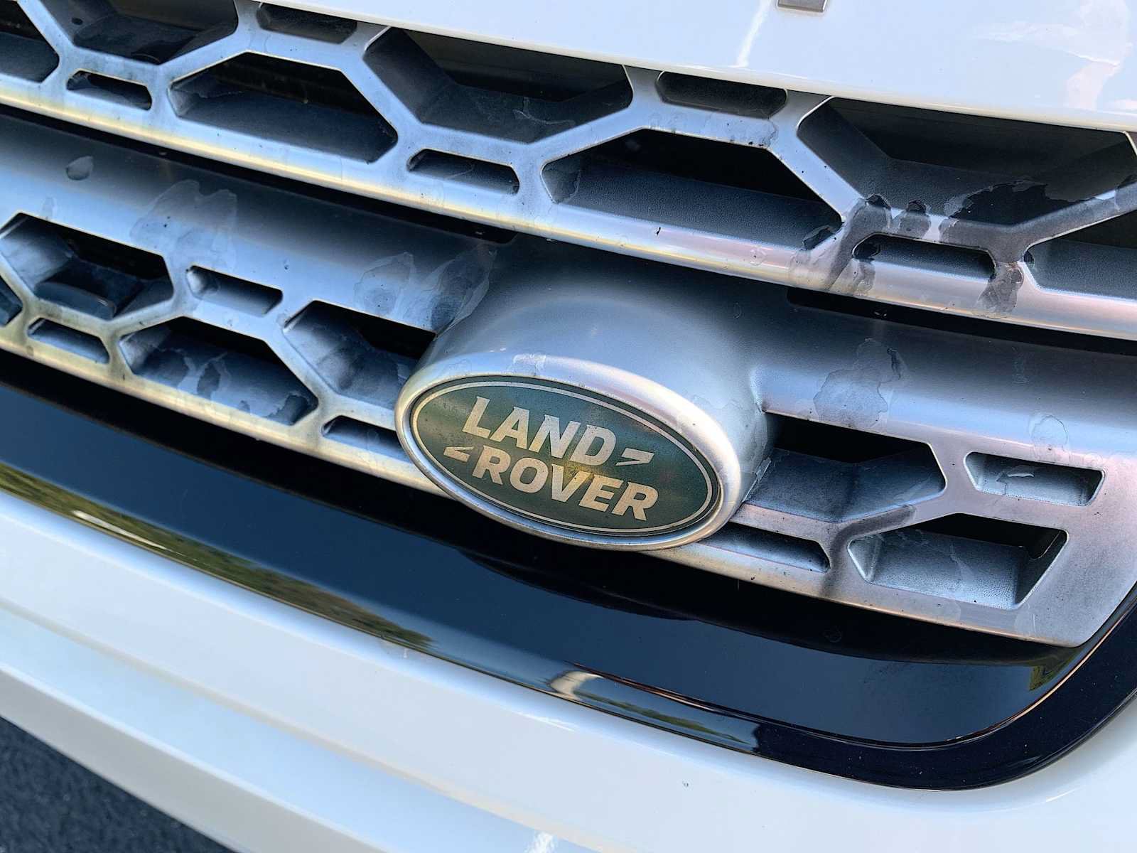 Used 2017 Land Rover Discovery Sport HSE AWD/4WD image 32