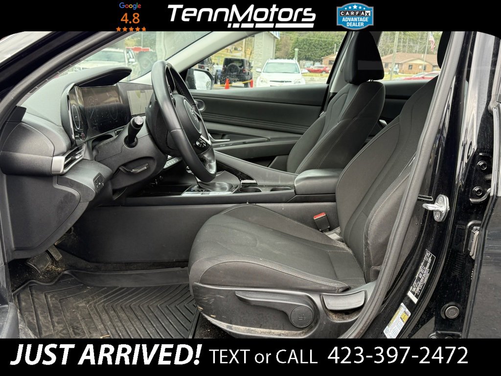 Used 2023 Hyundai Elantra SEL w/ Convenience Package image 10