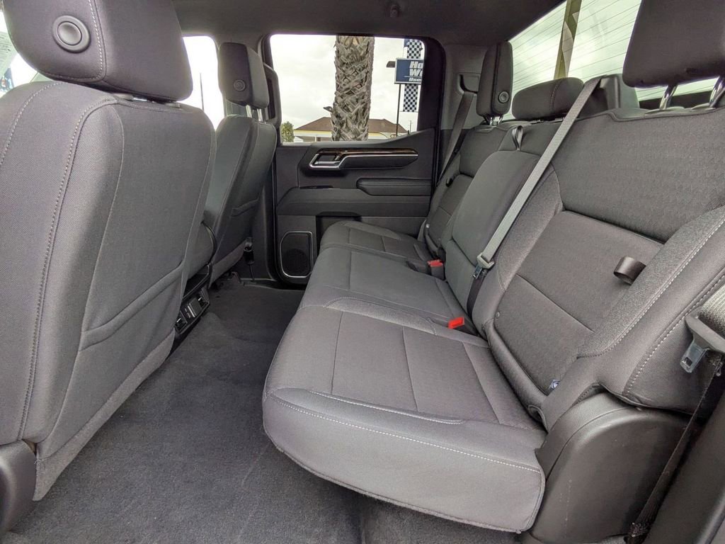Used 2025 GMC Sierra 1500 Elevation image 14