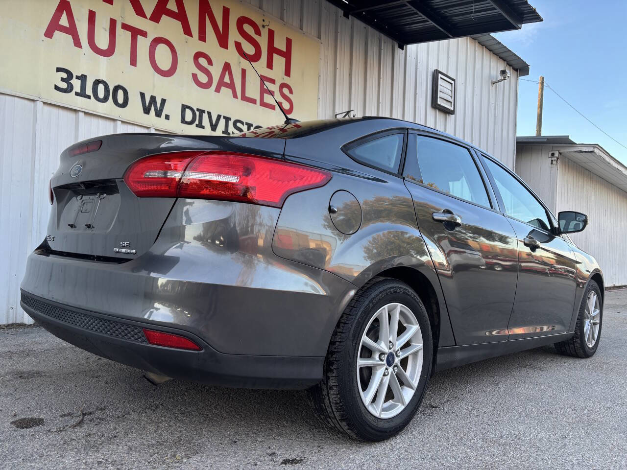 Used 2015 Ford Focus SE image 3