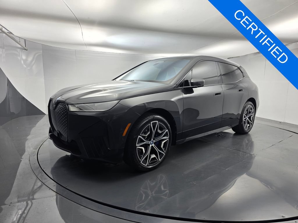 Used 2024 BMW iX xDrive50 w/ Sport Package AWD/4WD image 8