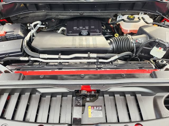 Used 2023 Chevrolet Silverado 1500 LT AWD/4WD image 31