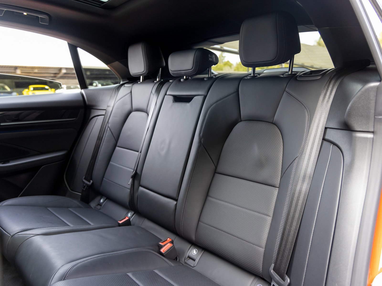 Certified 2025 Porsche Macan Electric image 43