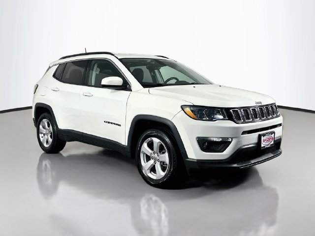 Used 2018 Jeep Compass Latitude FWD image 13