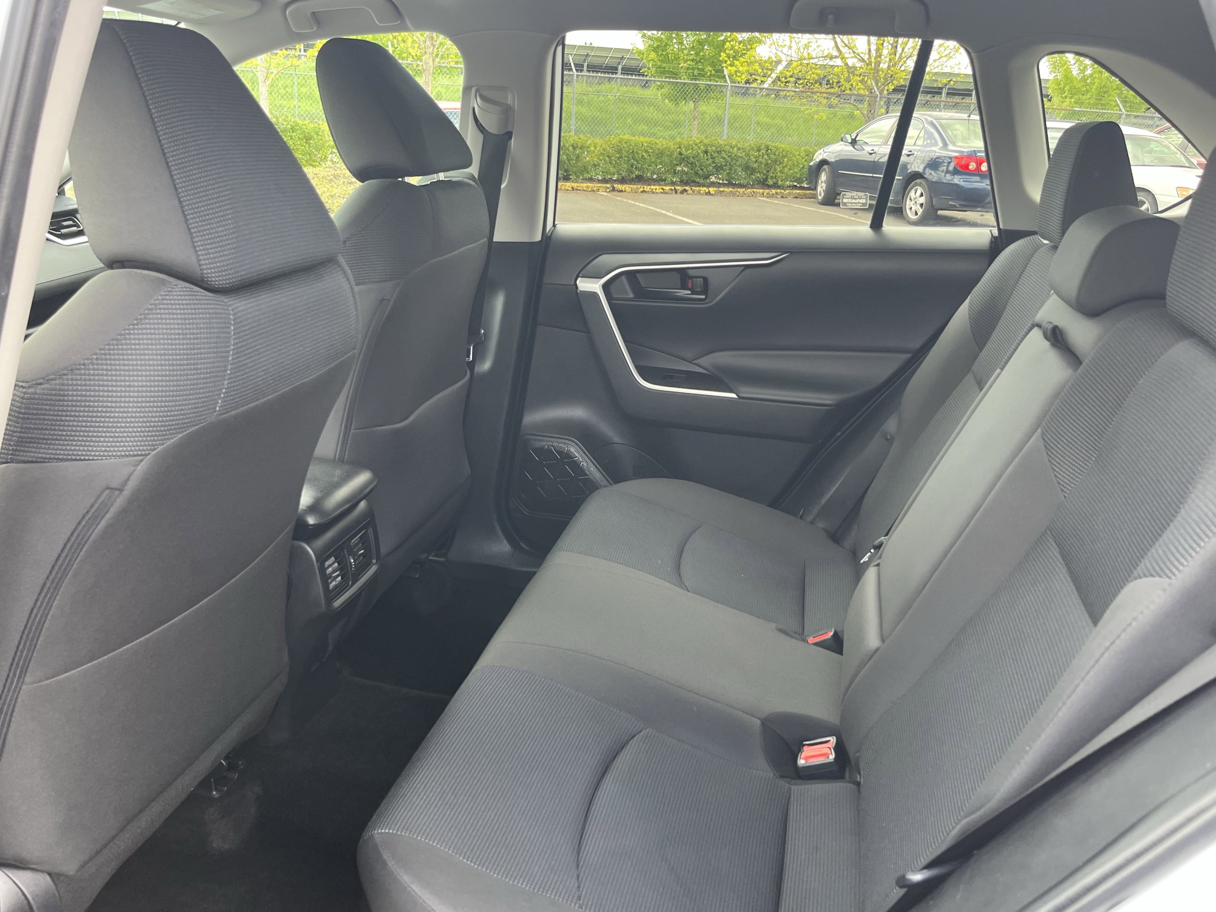 Used 2024 Toyota RAV4 LE AWD/4WD image 19