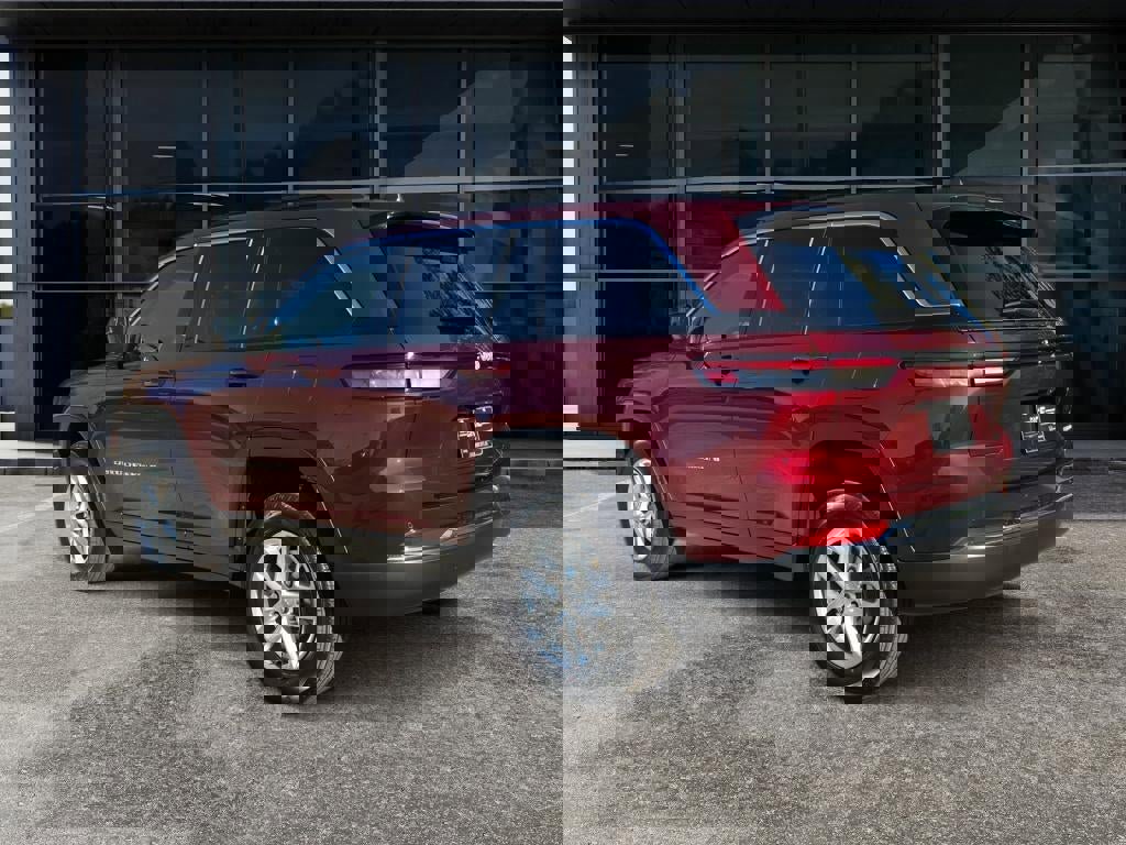 New 2025 Jeep Grand Cherokee Laredo X w/ Luxury Tech Group I image 5