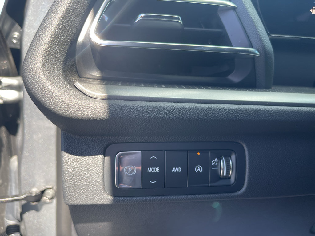 Used 2026 Chevrolet Traverse LT AWD/4WD image 18