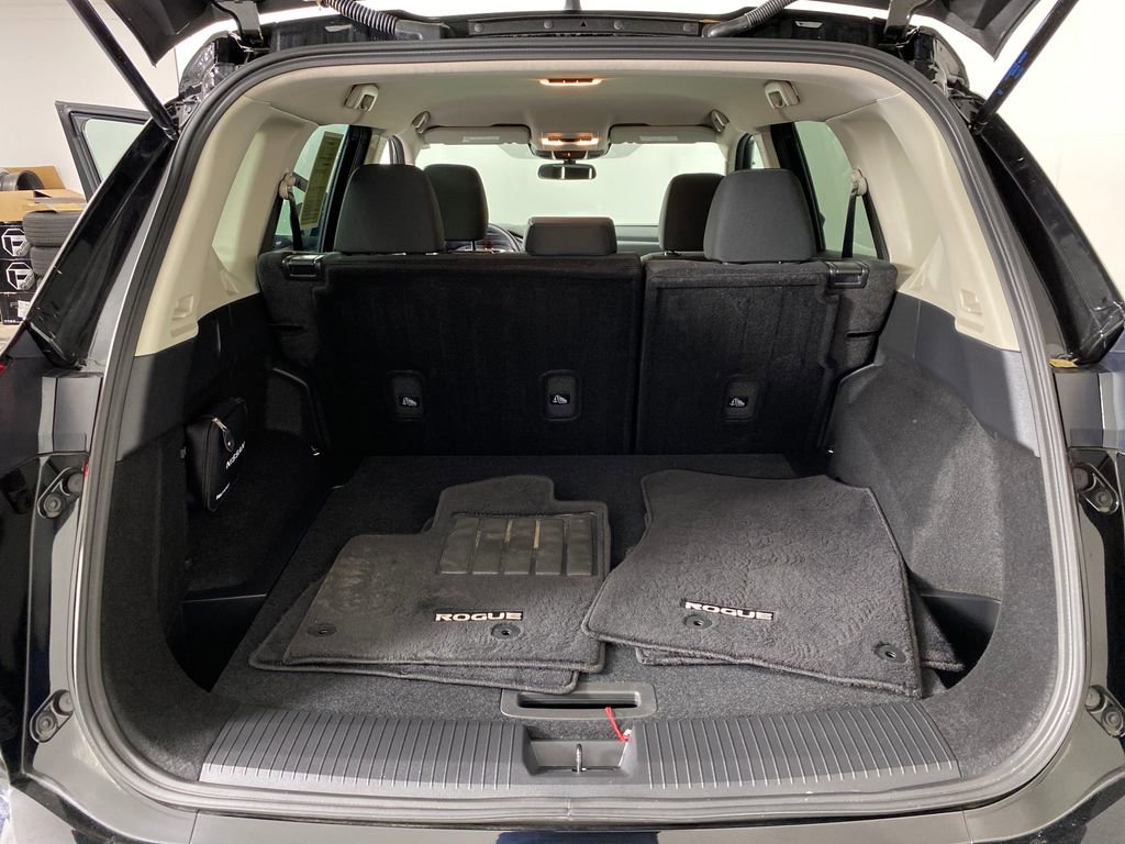 Used 2025 Nissan Rogue S image 26