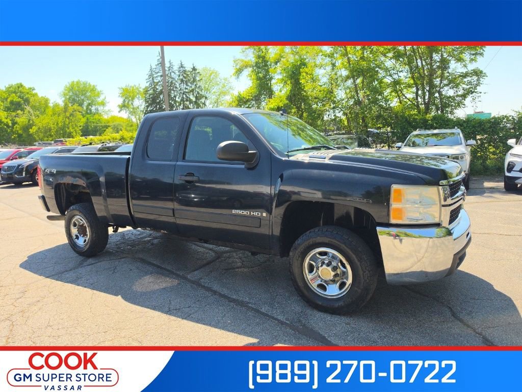 Used 2007 Chevrolet Silverado 2500 LT AWD/4WD image 1