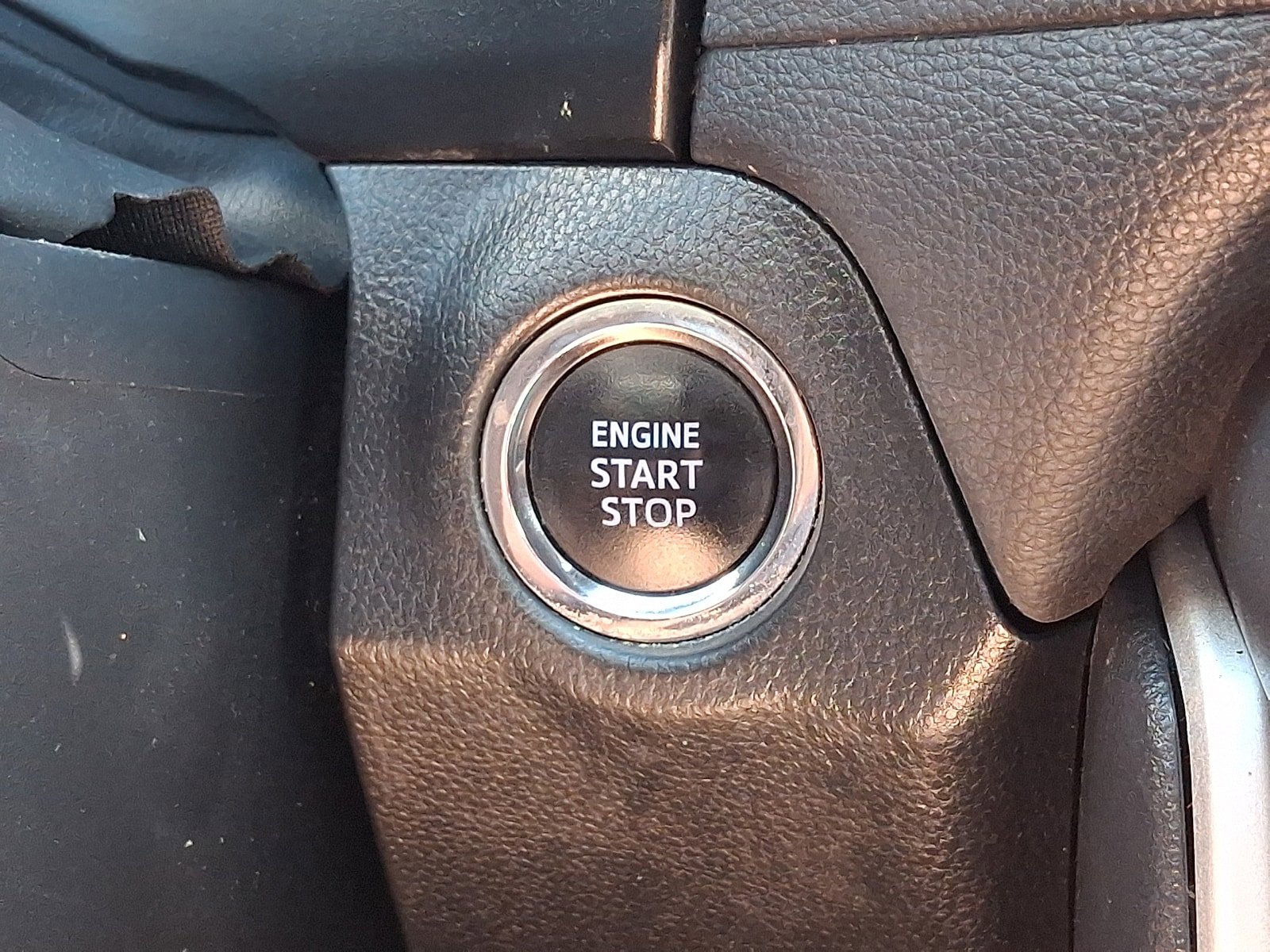 Used 2021 Toyota RAV4 XLE w/ Convenience Package AWD/4WD image 23