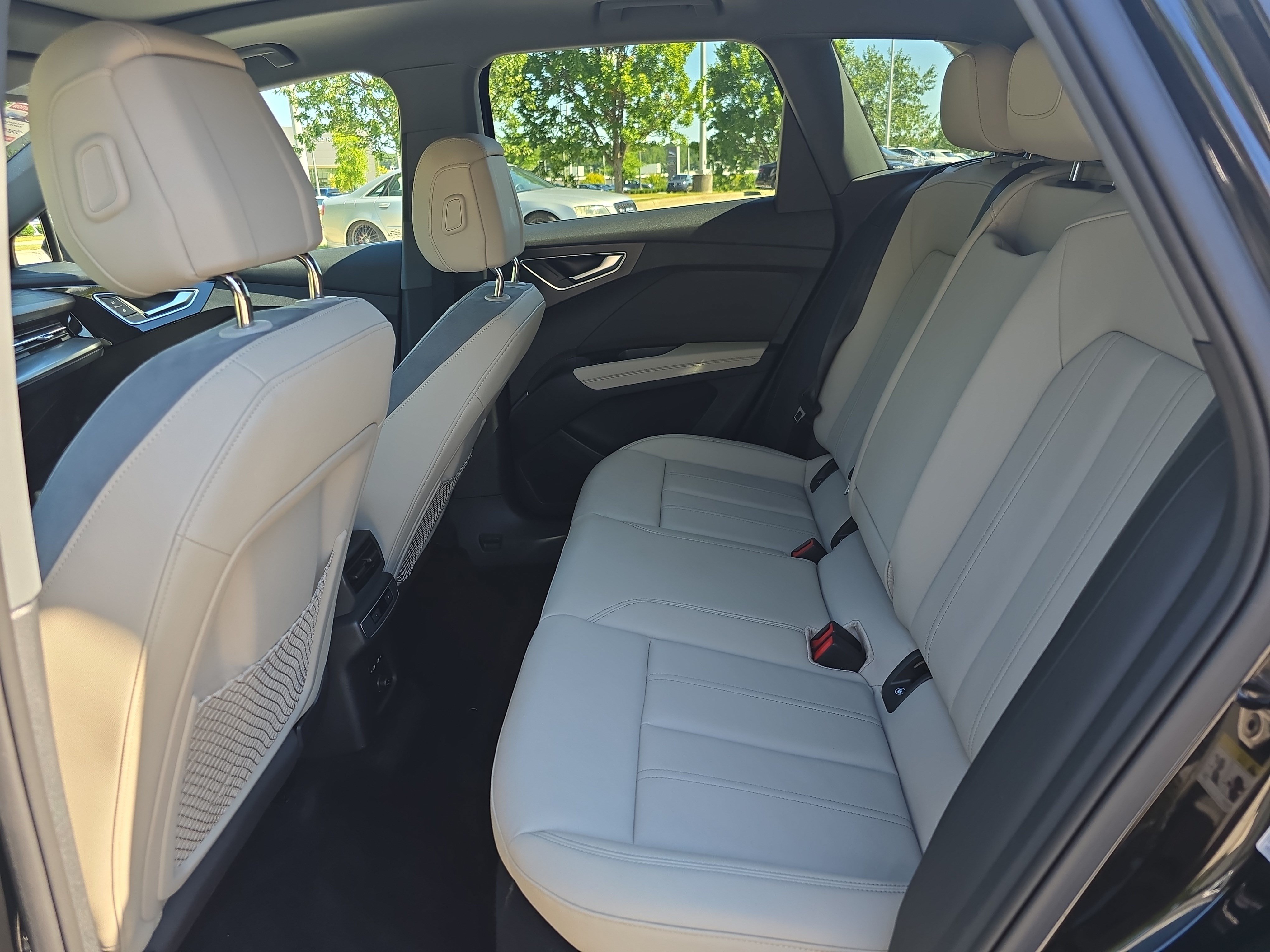 Used 2023 Audi Q4 e-tron Prestige AWD/4WD image 13