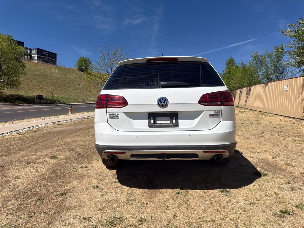 Used 2017 Volkswagen Golf Alltrack SE image 6