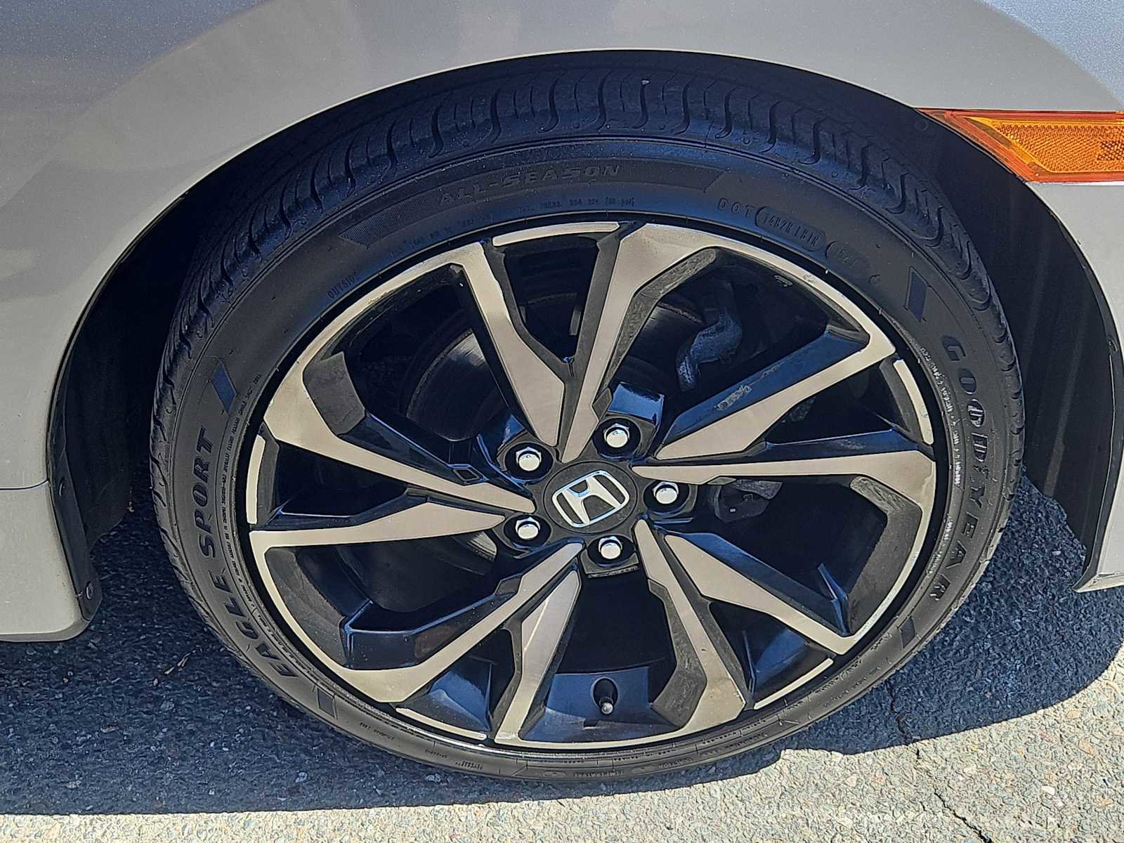 Used 2020 Honda Civic Sport image 10