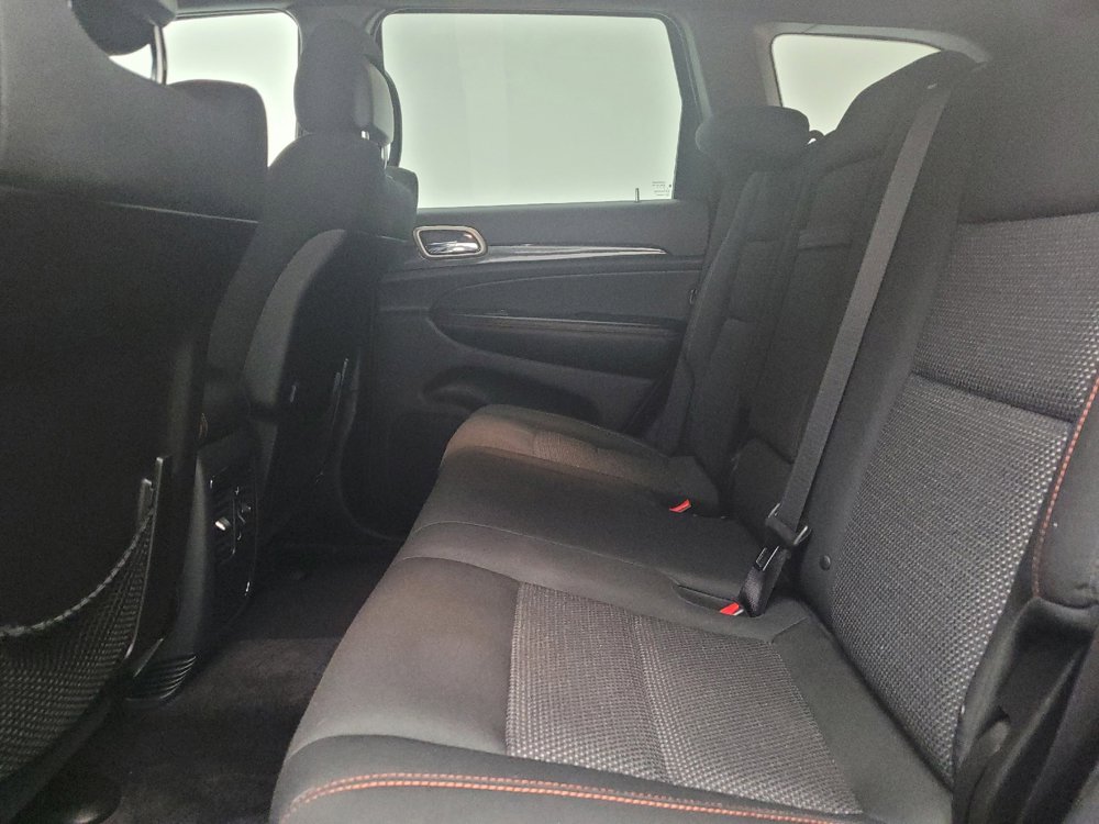 Used 2017 Jeep Grand Cherokee Laredo AWD/4WD image 18