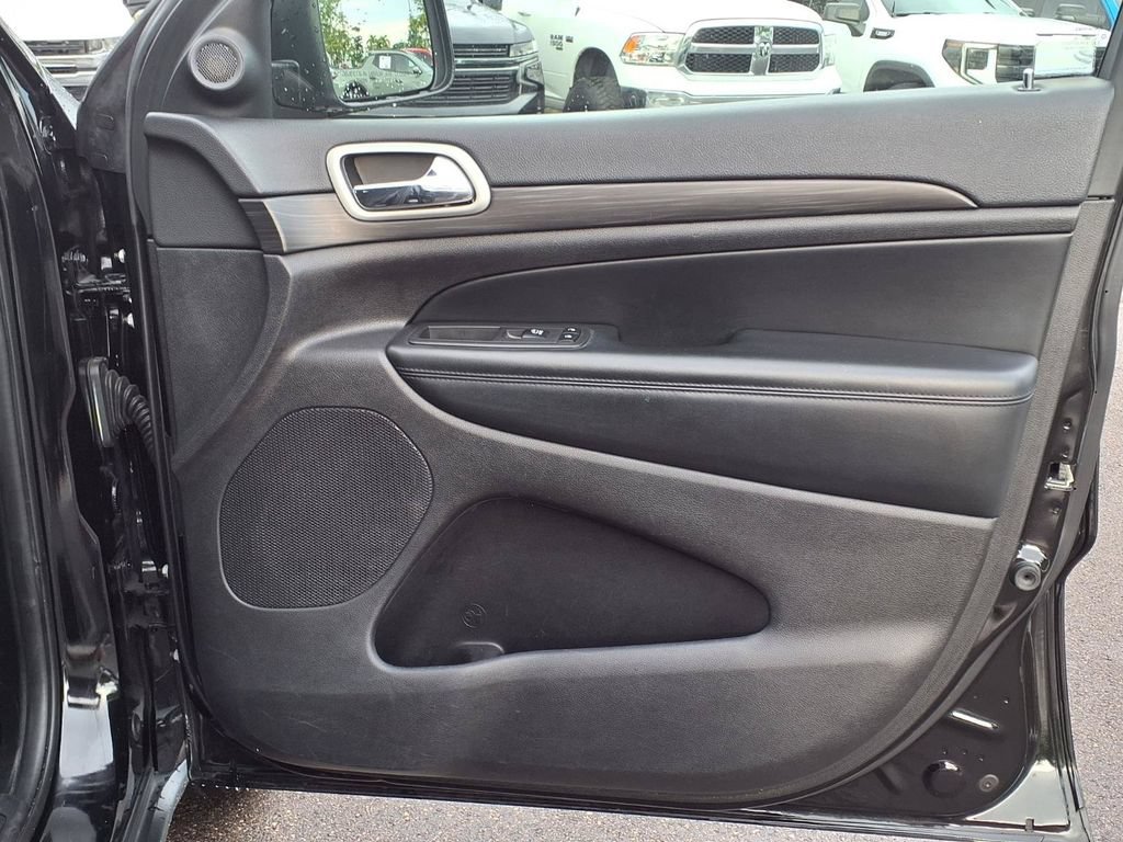 Used 2022 Jeep Grand Cherokee Laredo E RWD image 12