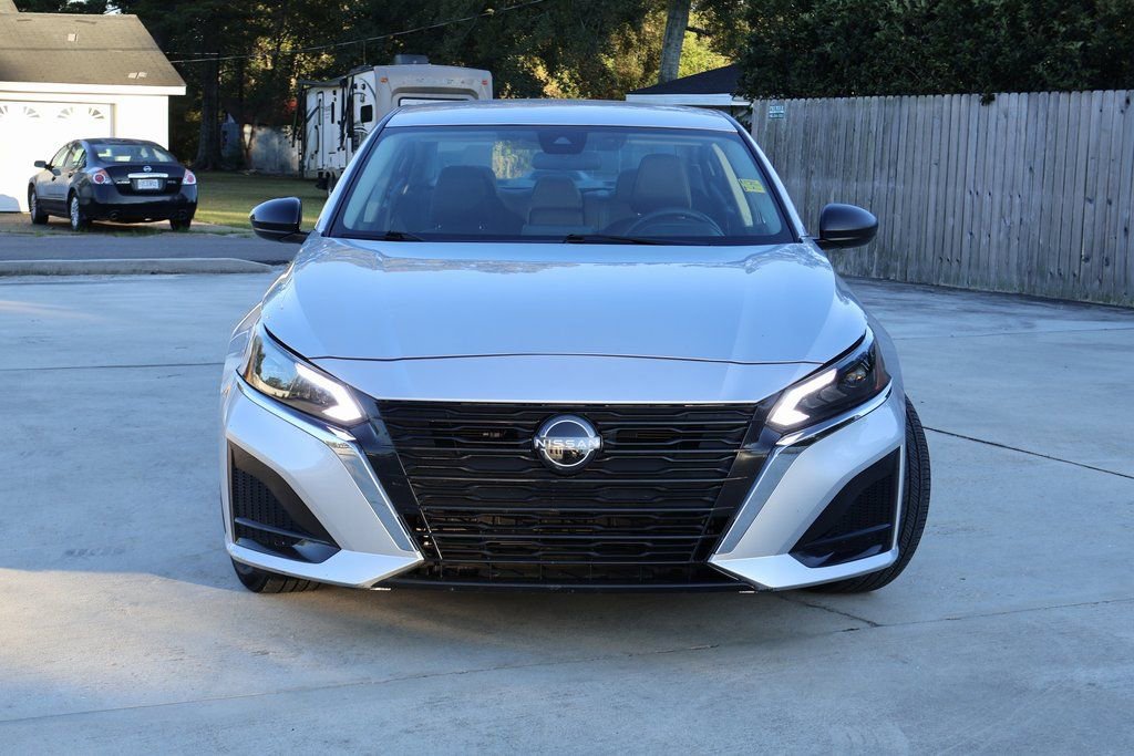 Used 2024 Nissan Altima 2.5 SV image 21