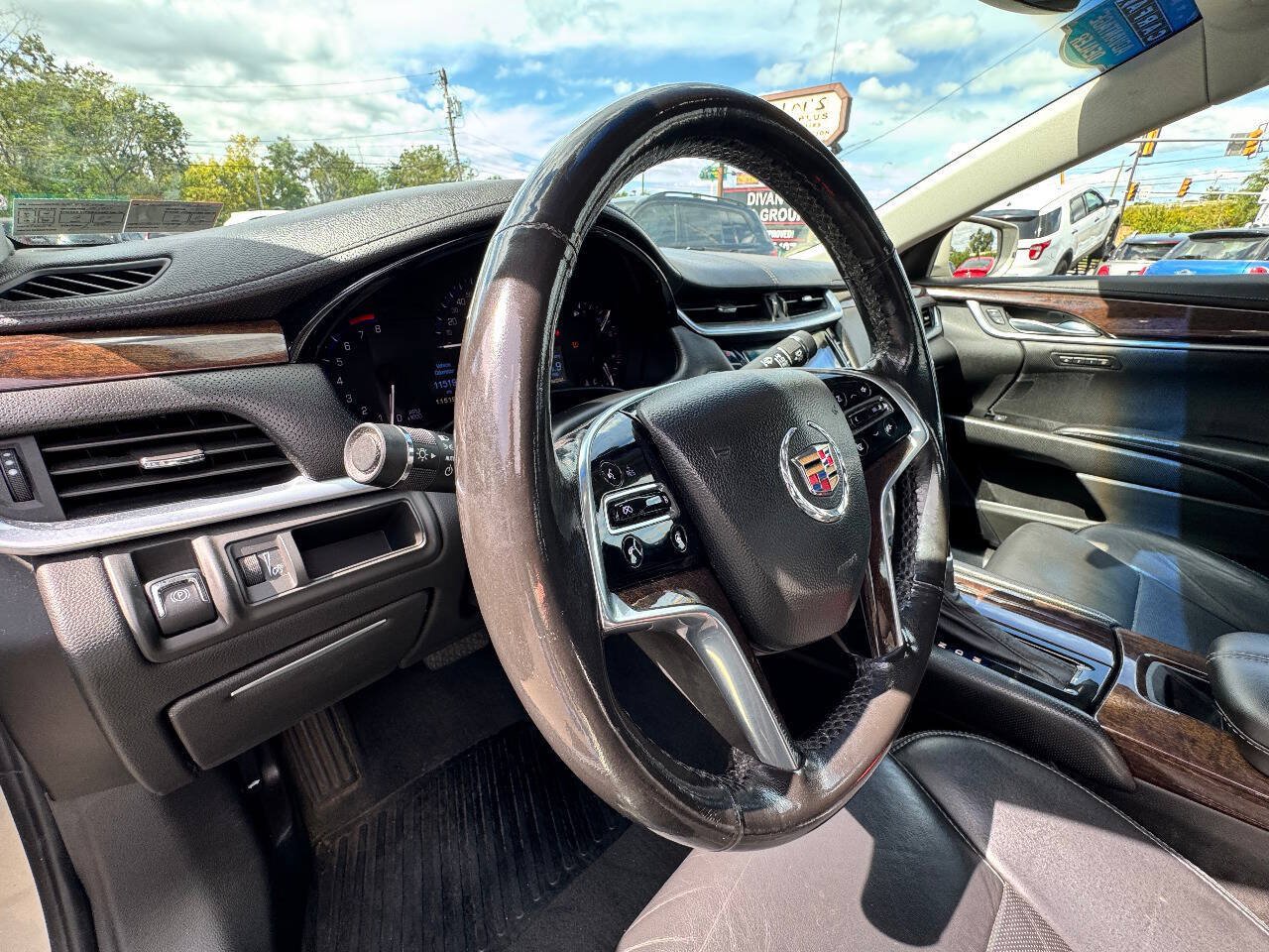 Used 2015 Cadillac XTS Luxury FWD image 26