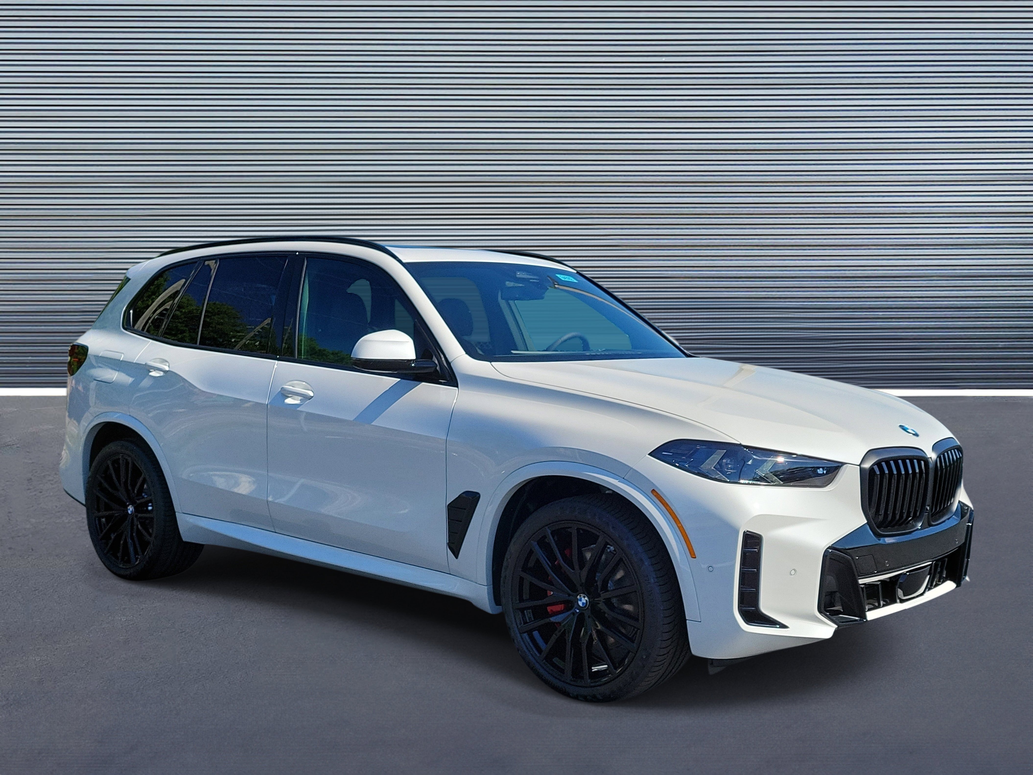 New 2026 BMW X5 xDrive40i w/ M Sport Package image 2