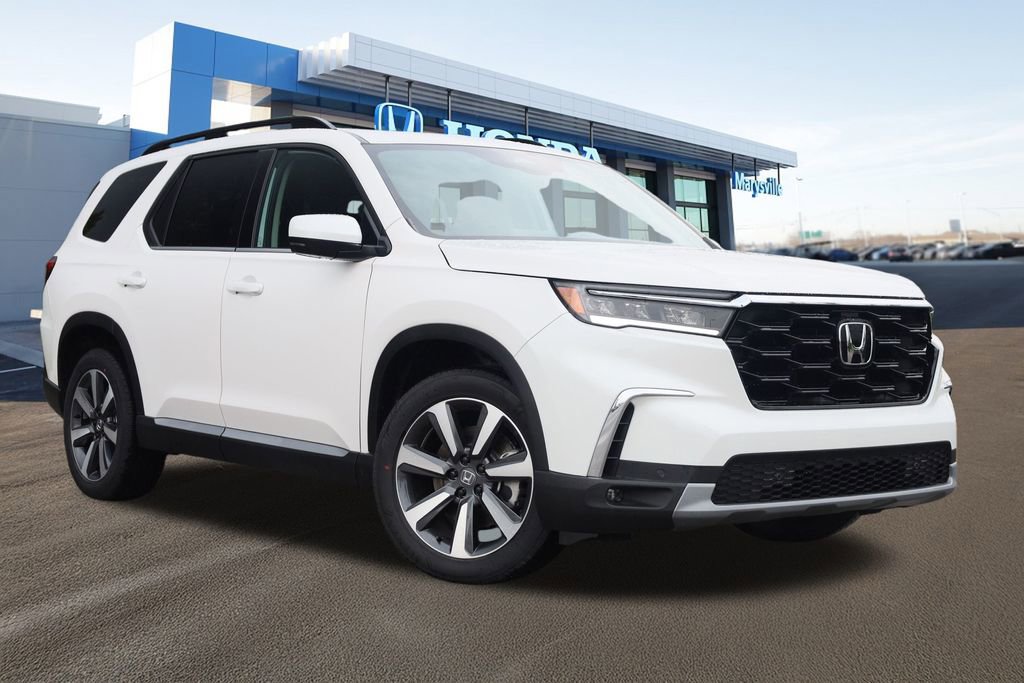 New 2025 Honda Pilot Touring image 1