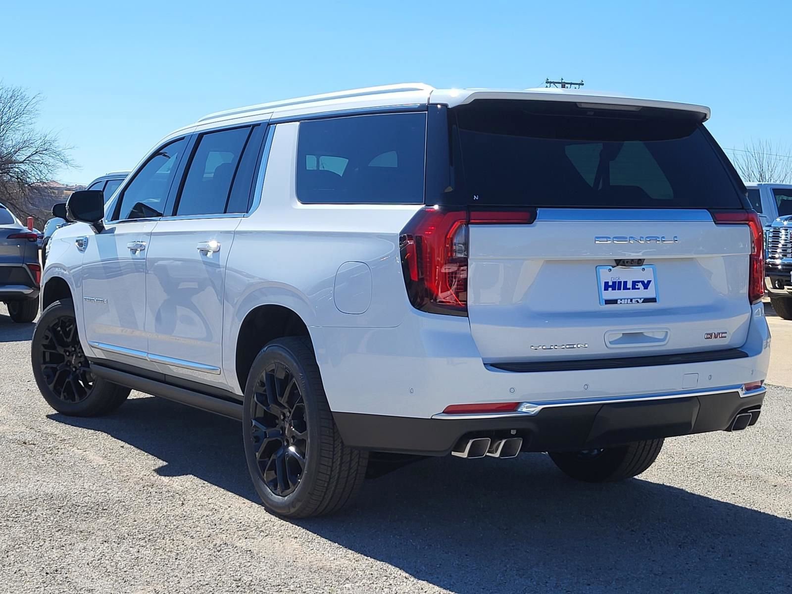 New 2026 GMC Yukon XL Denali w/ Denali Reserve Package AWD/4WD image 3